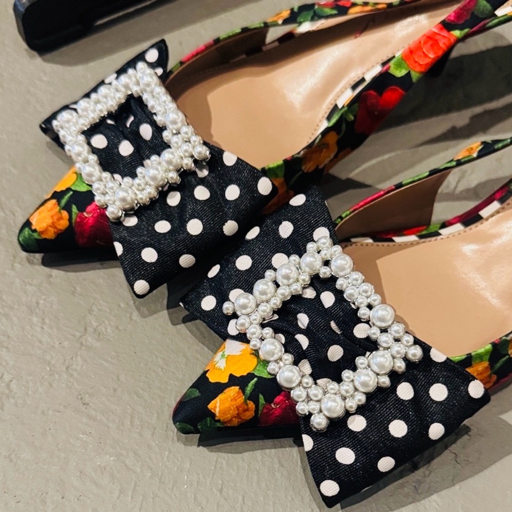 Betsey Johnson Floral Slingback Heels with Pearl Bow - Picture 3 of 6